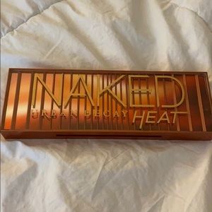 Naked Heat Eyeshadow Palette